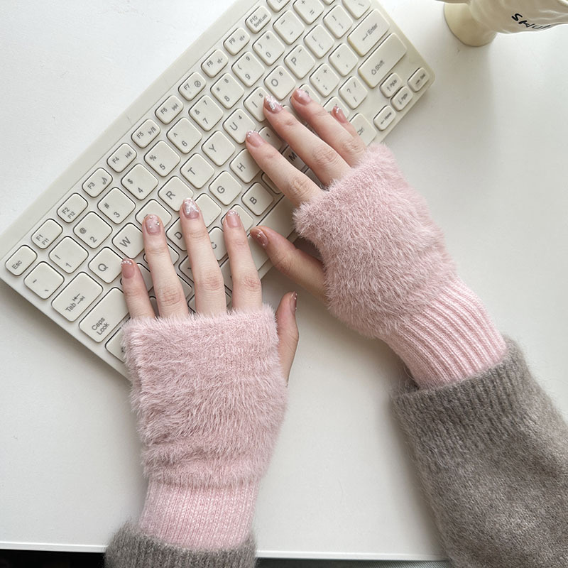 Fuchsia gloves, fingerless