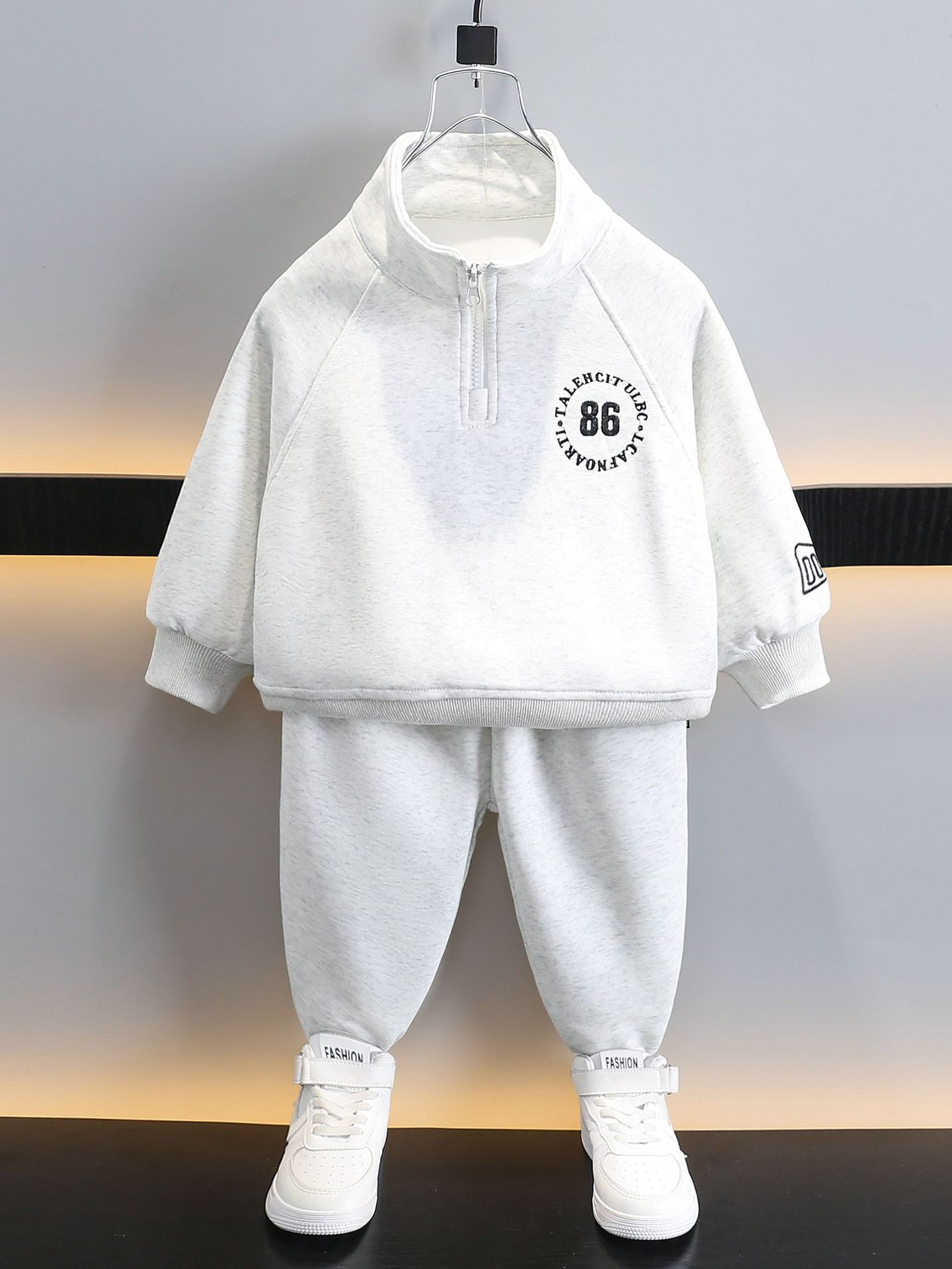 7082 traje de camisa POLO para niños 2025 primavera y otoño nuevo suéter para niños primavera para niños deportes de dos piezas de moda