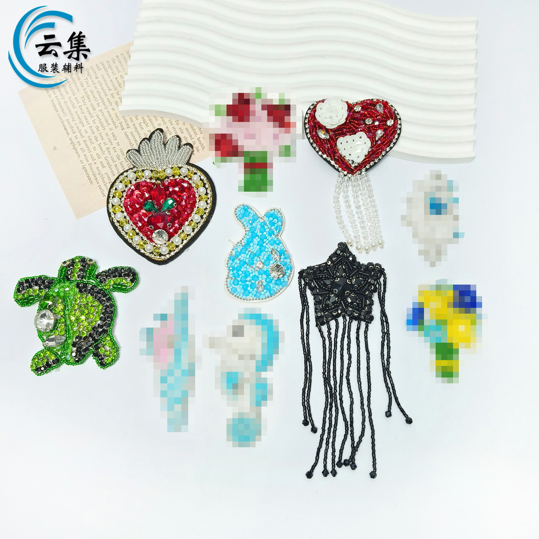 跨境新款手工钉珠爱心立体花朵时尚美式辅料胸针头饰流苏布料批发