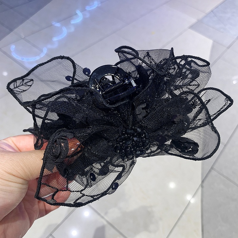 Accessori per capelli in pizzo con chiusura a cucchiaio posteriore avanzata in stile Hepburn nero con fiore grande ricamato Bo Rose_voghion.com
