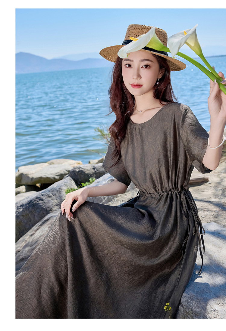 Đầm maxi nữ cổ tròn tay ngắn eo thon dáng dài — Màu đen, Màu nâu đỏ, Màu xám chi tiết 18