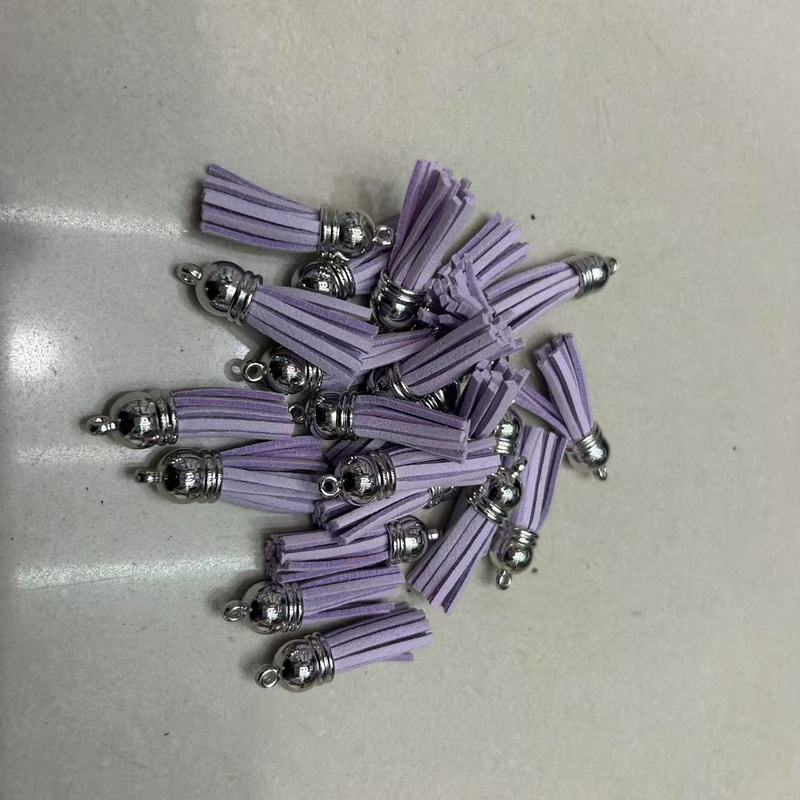 韓国の絨毯のフリンジの鹿の皮の絨毯の革は韓国の絨毯の小さいフリンジの穂の部品のdiyの手作りのアクセサリの部品を掛けます。|undefined