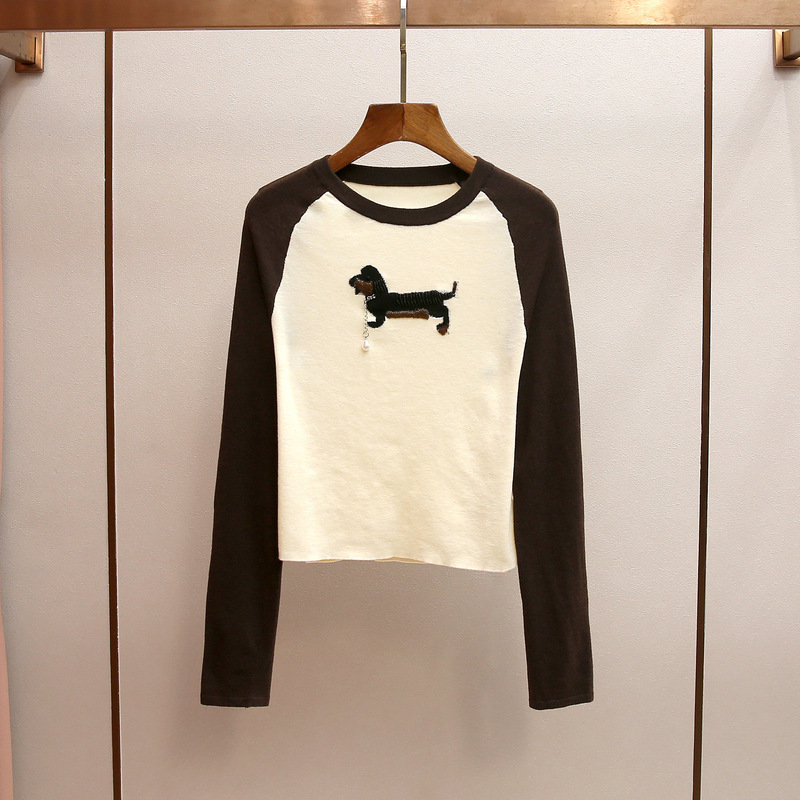Shenzhen Nanyou High-End Women's Clothing Autumn and Winter New Style Age-Reducing Design Pattern Raglan Sleeve Round Neck Short T-Shirt for Women