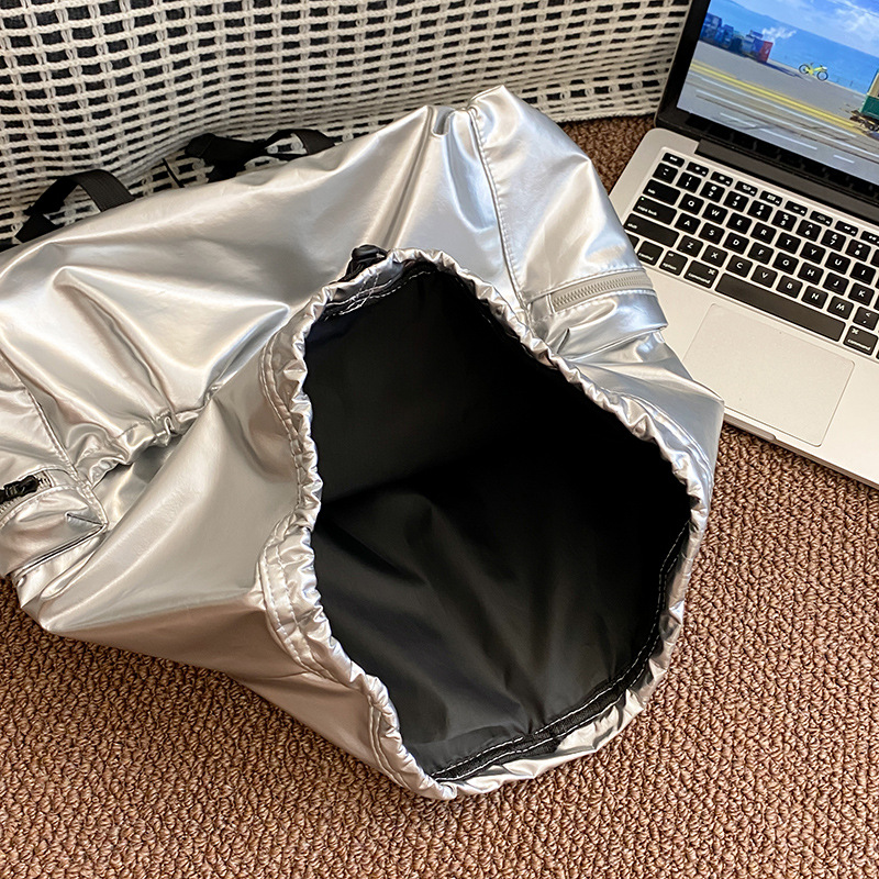 Mochila de nailon para mujer 2024 nuevo bolso de cubo de moda casual de gran capacidad mochila multifuncional para estudiantes de alta gama