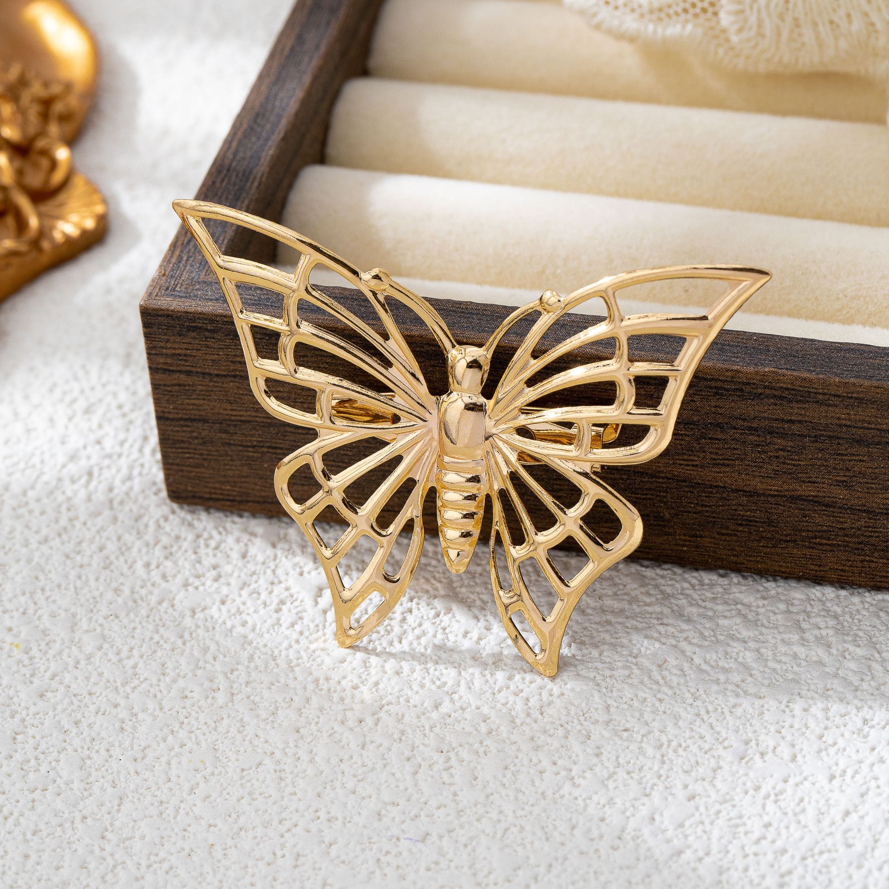 Exquisite Hollow Butterfly Brooch For Women Elegant Accessory_voghion.com