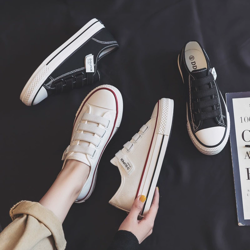 Волшебная наклейка холст обувь женская 2024 весна новый низкий уровень резиновая липкая пряжка уличная стрельба ленивая обувь прилив маленькая черная обувь