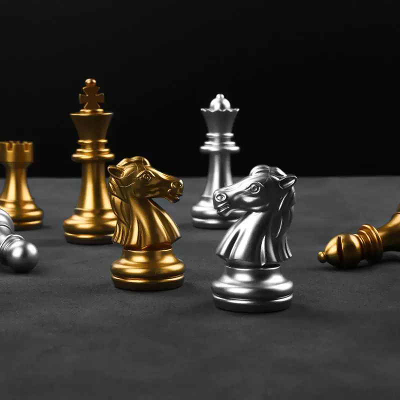 Шахматы, портативная стратегическая игра для начинающих, тренировка