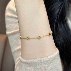 新しい中国風レーザーラッキー四つ葉のクローバーブレスレット女性のための絶妙なハイエンドブレスレットニッチデザインハンドジュエリー