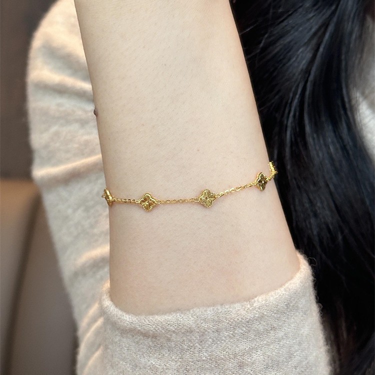 新しい中国風レーザーラッキー四つ葉のクローバーブレスレット女性のための絶妙なハイエンドブレスレットニッチデザインハンドジュエリー|undefined