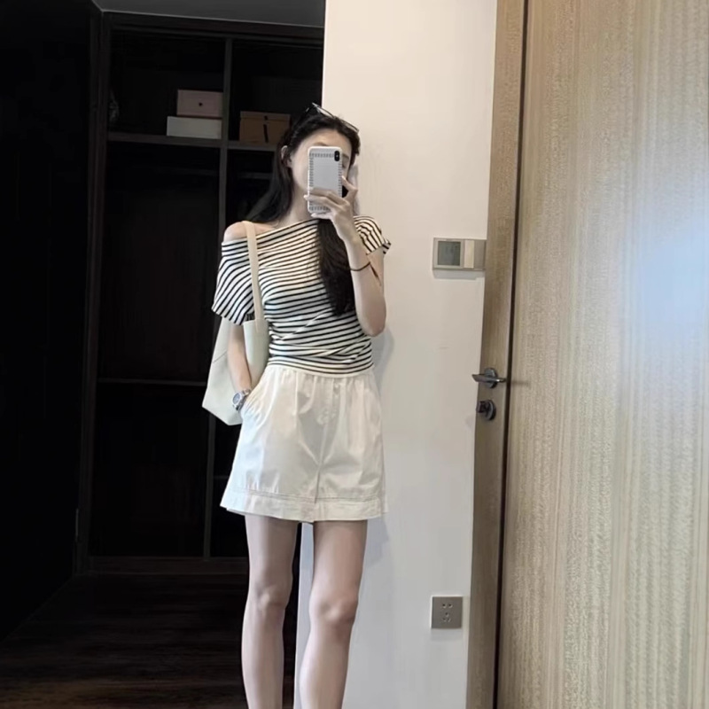 ストライプワンショルダー半袖Tシャツレディース2025夏新作韓国風スリムフィット斜め襟オフショルダー外国貿易トップストレンディ|undefined
