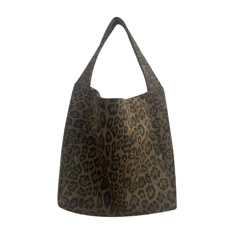 Bolsa de ombro elegante em lã para mulher design minimalista_voghion.com