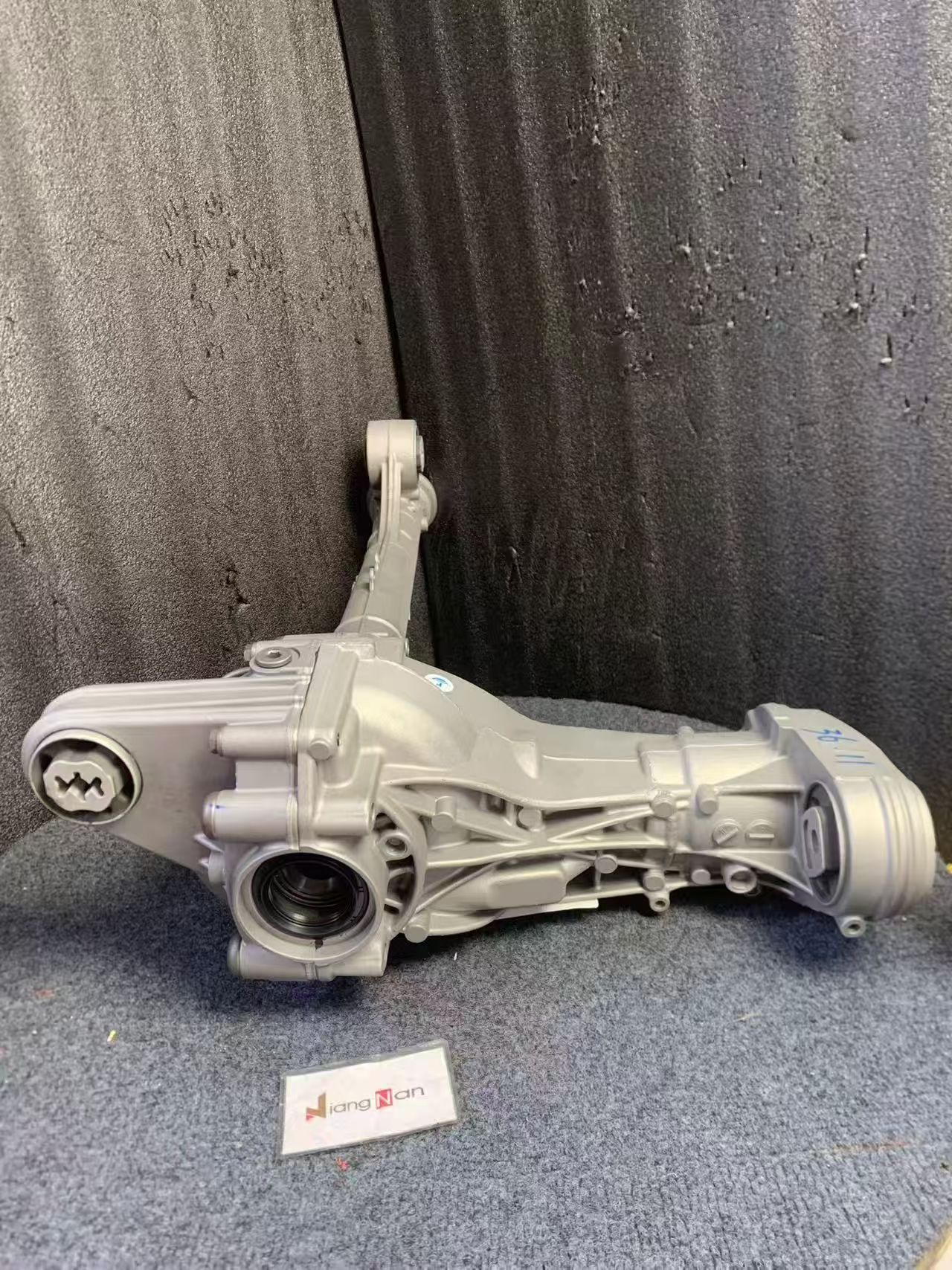 Suitable for Audi Q7, Porsche Cayenne, Volkswagen Touareg, Front Differential, Front and Rear Transfer Case Assembly