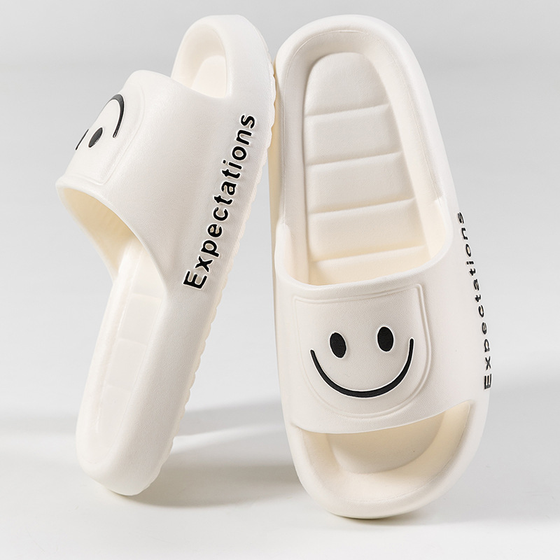 2026 verano nuevo clip de zapatillas zapatillas para hombres zapatillas de playa para mujeres baño antideslizante
