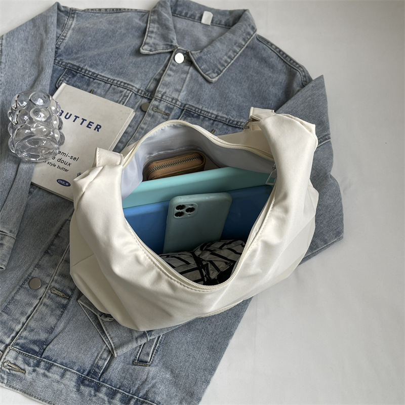 Bolsa de mujer coreana de cadena de alta capacidad debajo de la axila 2024, nuevo verano versátil de moda, bolso de hombro.