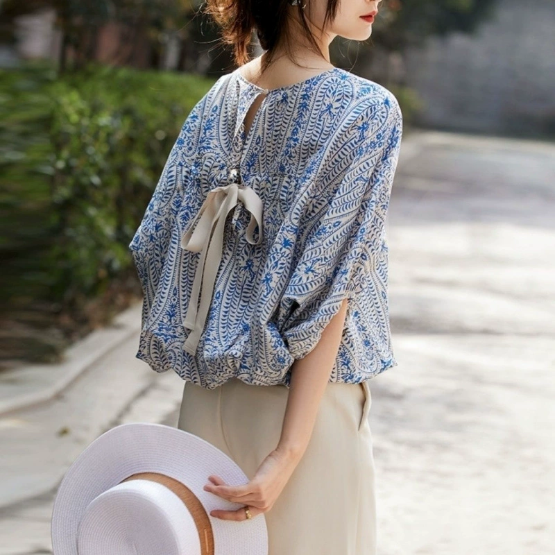 Свежий, модный и универсальный летний топ 2025 года с имитацией шелкового хлопка, рукавами-крыльями и бантом на спине для женщин