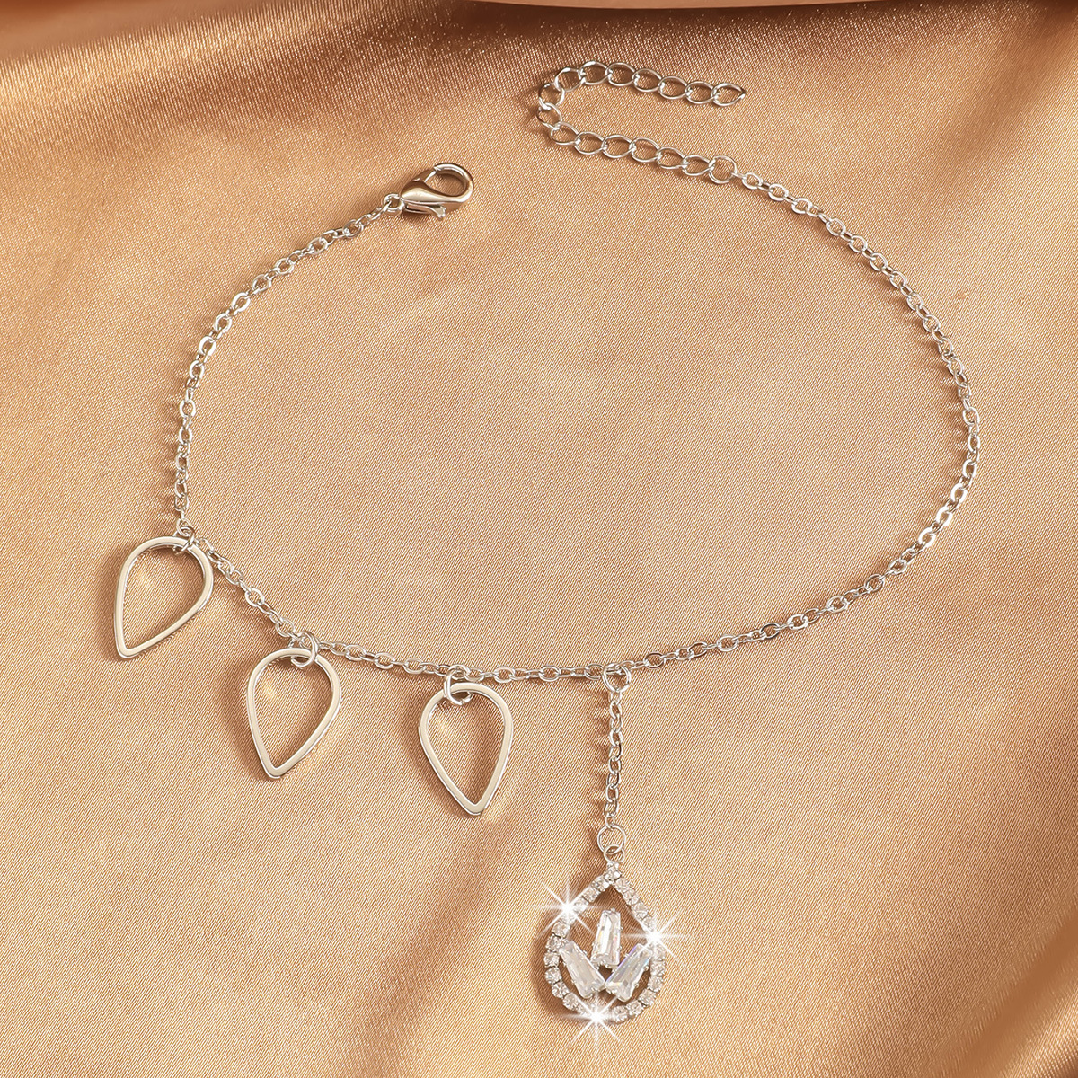 Zircon de cobre Europa y América mariposa transfronteriza amor colgante cadena de metal tobillas de brillo moda femenina personalidad nicho pie joyería