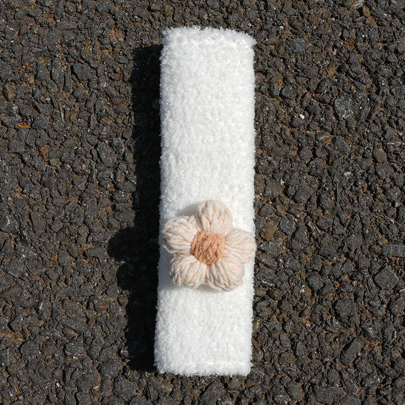 Seat belt shoulder pad: Qìchē Children's Car - lambswool-yarn-flower-beige-25x75cm35g-customizable