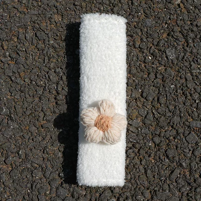 Seat belt shoulder pad: Seat Belt Shoulder Pads - lamb-velvet-wool-floral-beige-25x75cm35g-can-be-customized