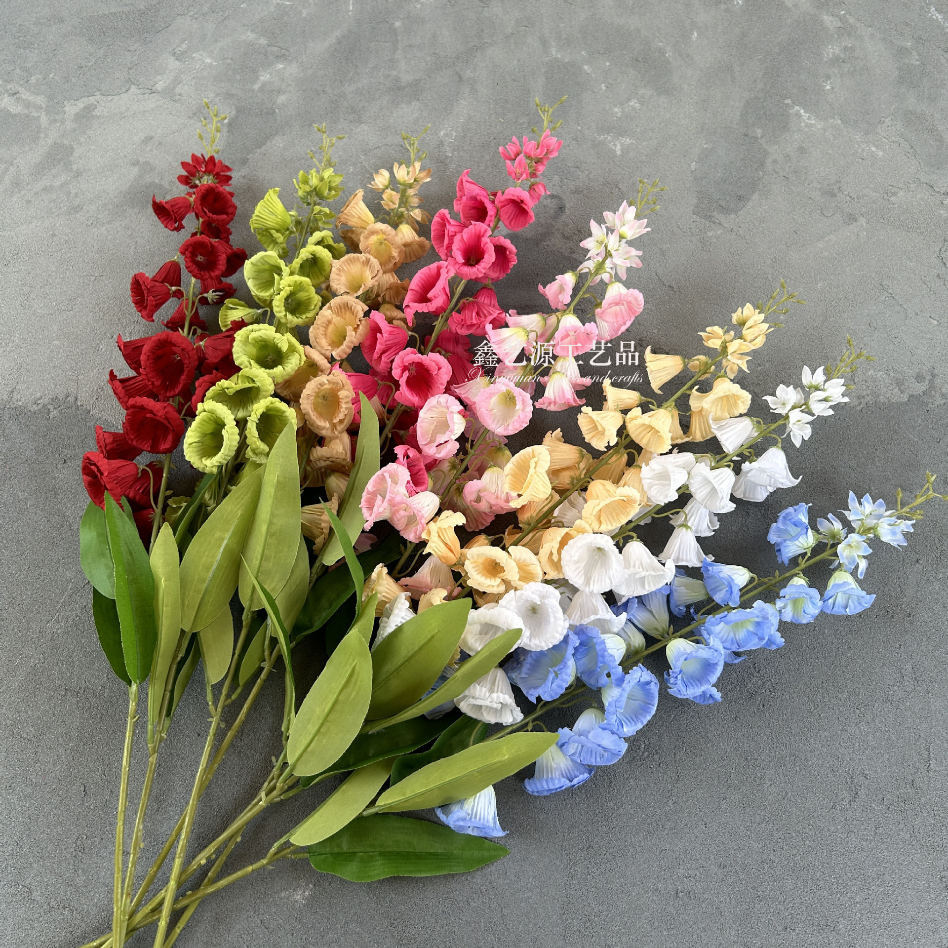 계곡의 백합 인공 꽃 프랑스 키 큰 지점 벨 꽃 로즈 레드 웨딩 홀 실내 장식 도로 가이드 꽃꽂이 소품