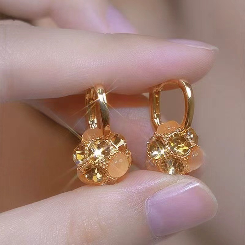 Brown super shiny round ball earrings with a unique design, exquisite and versatile, light luxury style, trendy internet celebrity earrings