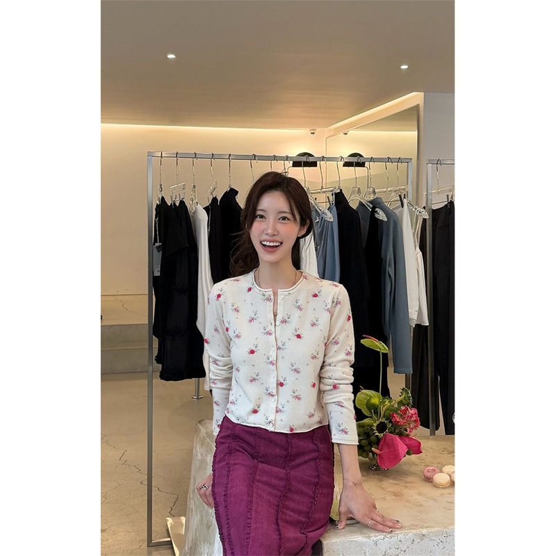 2026 Autumn New Korean Designer Ae's Sweet and Fresh 3D Floral Knitted Cardigan 2026 Autumn New Korean Designer Ae's Sweet and Fresh 3D Floral Knitted Cardigan