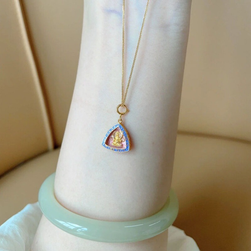 Little Red Book same style Rahu Tianshen necklace female vintage light luxury palace style niche temperament design clavicle chain