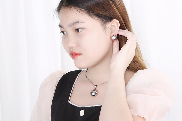 In Stock Wholesale European and American Simple Trendy Stainless Ornament round Beads Necklace and E