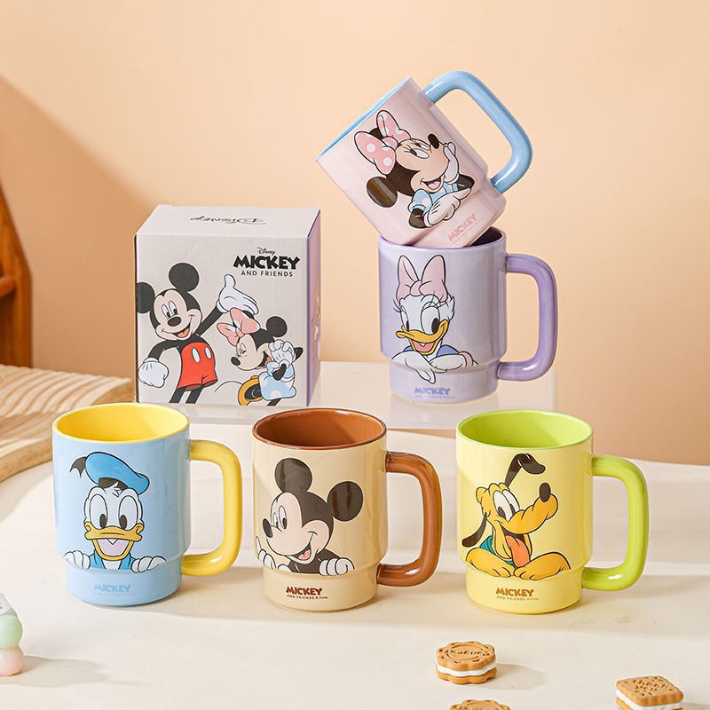 Taza de cerámica de Disney 2025 nueva taza de leche casera para niños linda taza de cuatro juegos de pareja