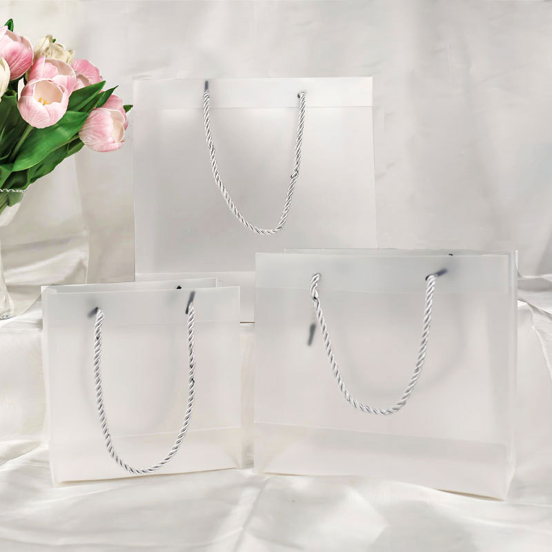 Nueva caja de regalo de flores caja de regalo de mano de alta gama pequeña bolsa de cosméticos de lápiz labial cuadrado fresco fabricante de cajas al por mayor