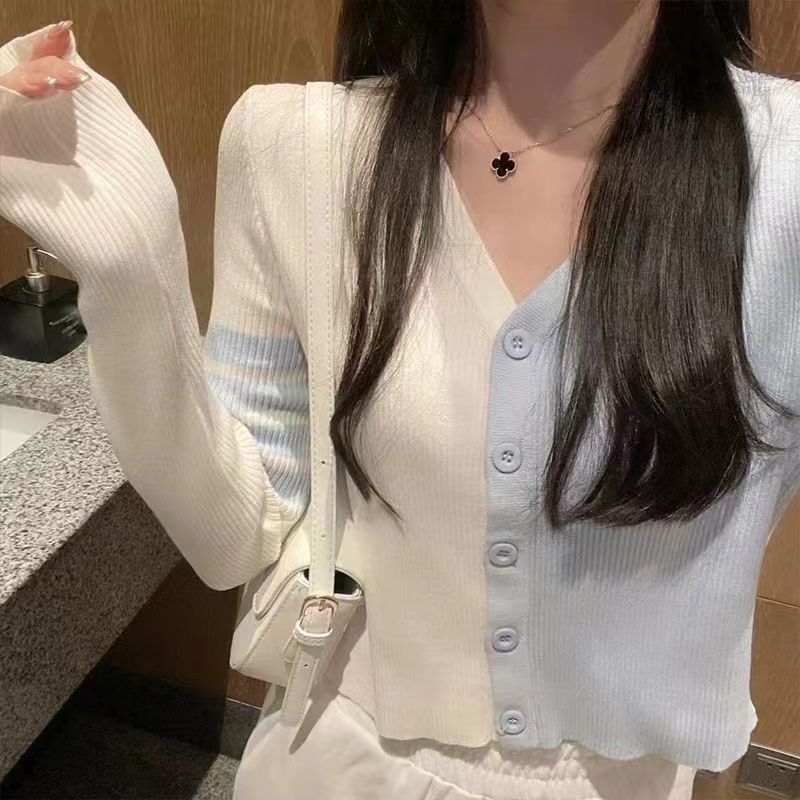 秋季新款气质少女感甜美拼接四道杠修身小披肩领针织开衫