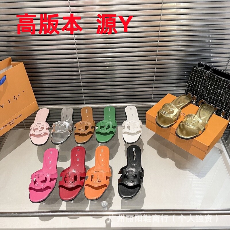 In Stock! High-End 2025 New Flat-Soled Slip-On Sandals for Women with Candy-Colored Hollow Letter Design