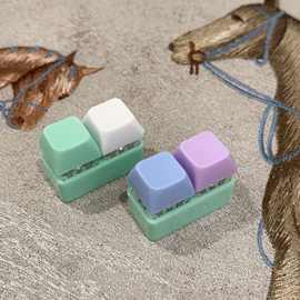 2键解压按键马卡龙色试轴器键盘机械键减压按键玩具挂件钥匙扣