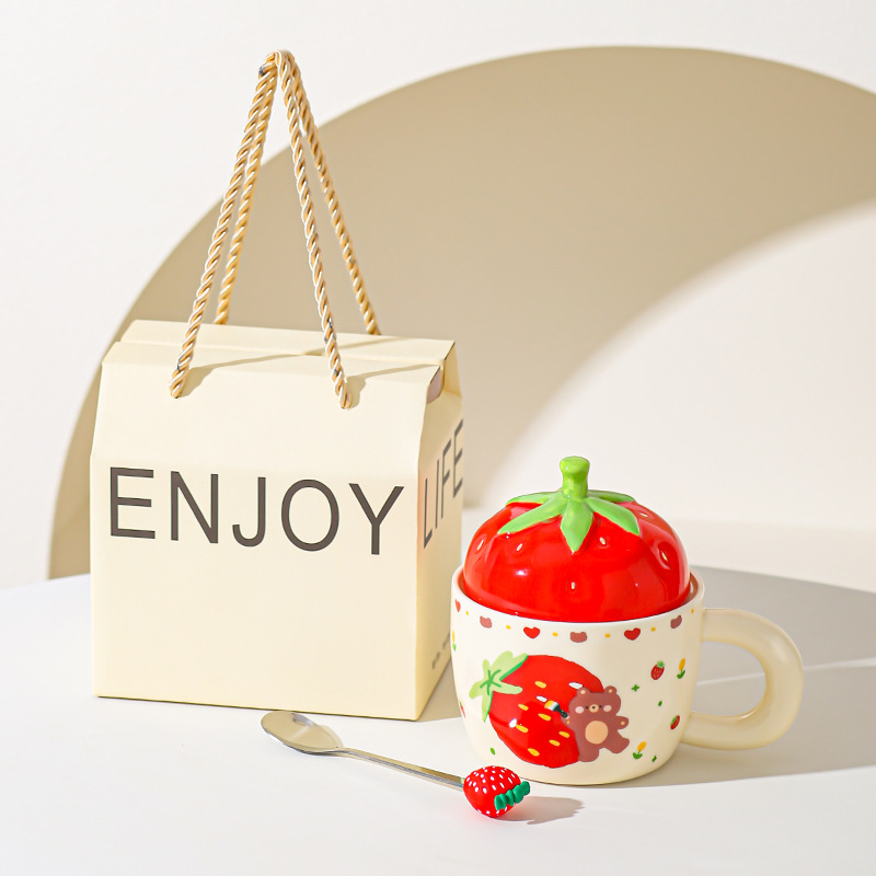 Taza de cerámica de oso de fresa con taza de regalo para chicas taza de marca doméstica de alto valor de pareja taza de desayuno de leche