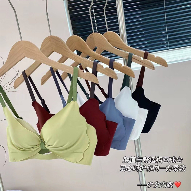 El otoño y el Invierno nuevo color puro de la muchacha las mujeres ropa interior cómoda inalámbrico pequeño pecho lado cierre profundo V empuja hacia arriba el sujetador traje 8282