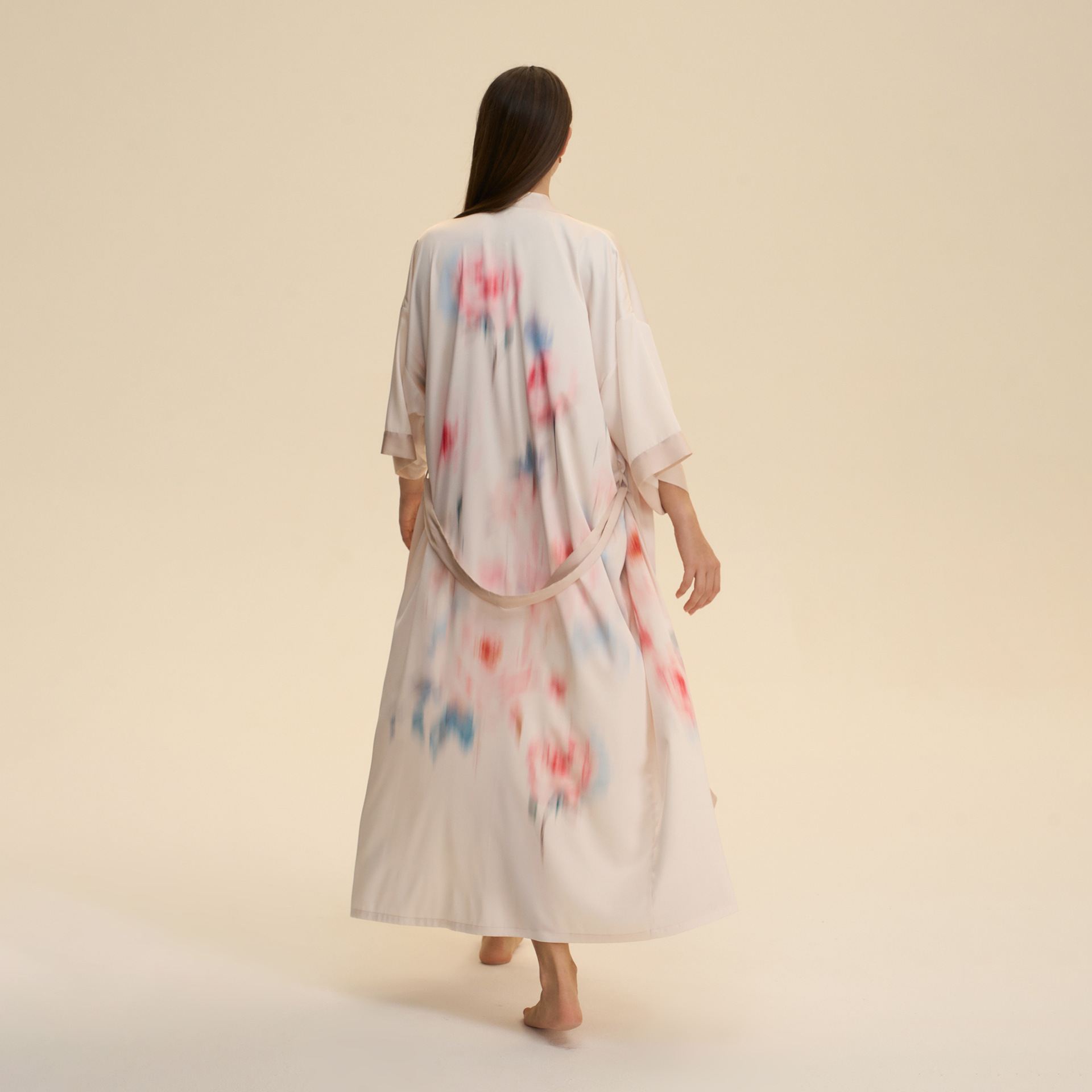 Moda transfronteriza nueva impresión floral satin chiffon camisa kimono damas cuello bata elegante ropa WP3978