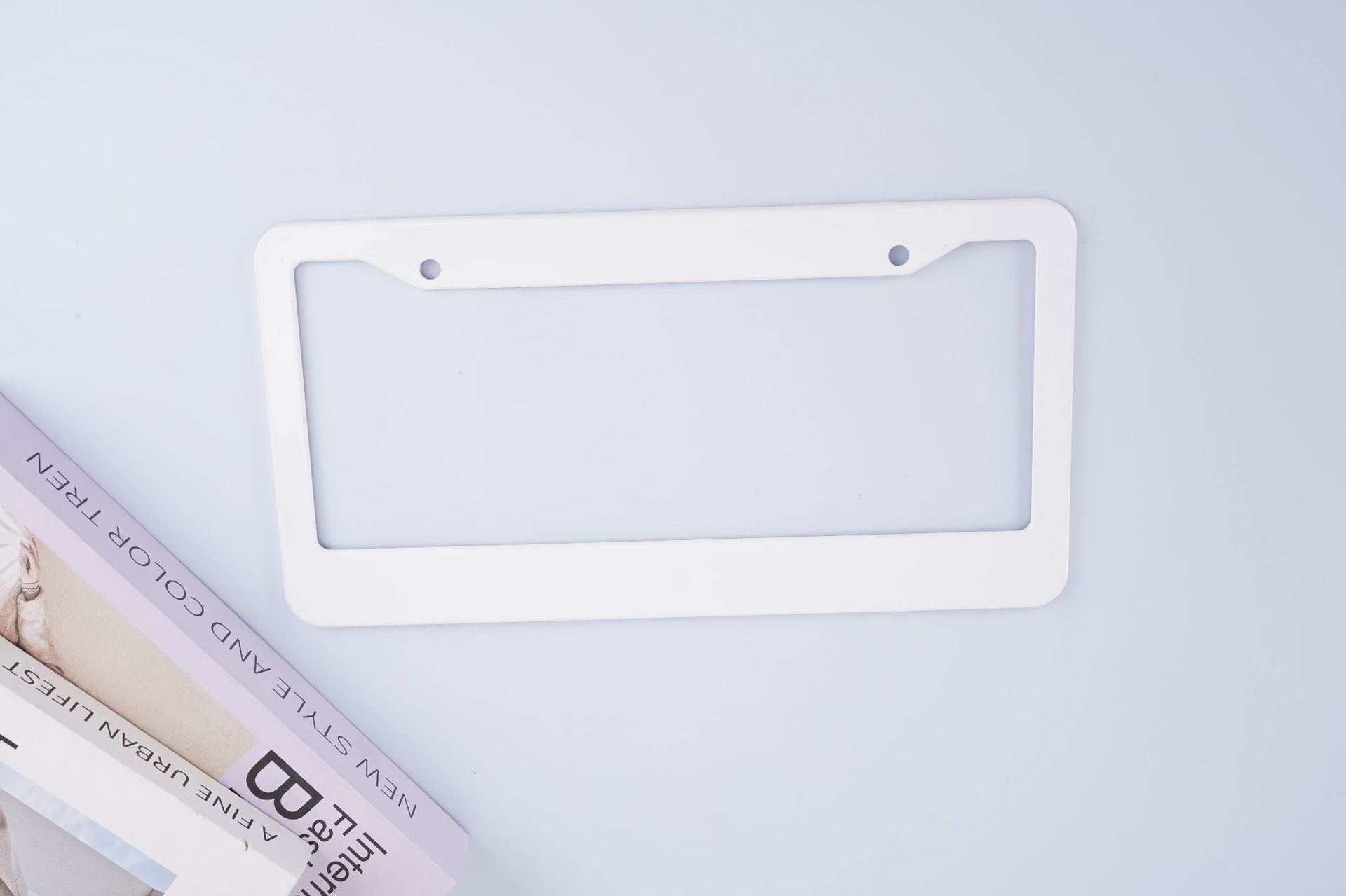 Manufacturer wholesale cross-border narrow-edge thin-edge stainless steel 2-hole license plate frame aluminum alloy stainless steel license plate holder cross-border