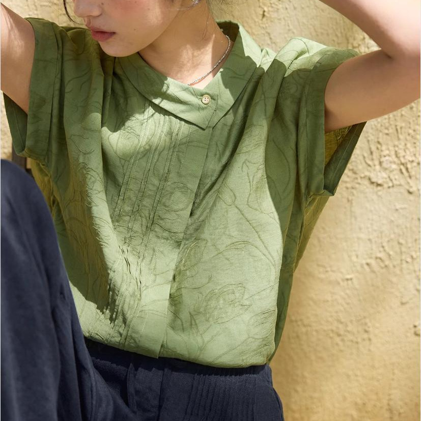 Áo sơ mi nữ linen họa tiết jacquard cổ ve không đối xứng tay ngắn — Mây trắng, Xanh lông mòng tre