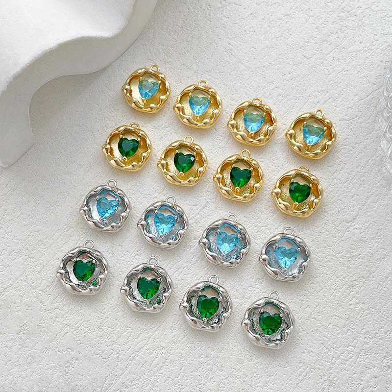 5g Weight 18K Gold Plated Plating Material Zircon Inlay Material Charms, Jewelry Accessories Classification 1 Piece Quantity Copper Material Heart Shape Pattern Plating, Inlay Design Retro Style 1 Piece Copper Zircon Heart Shape 1