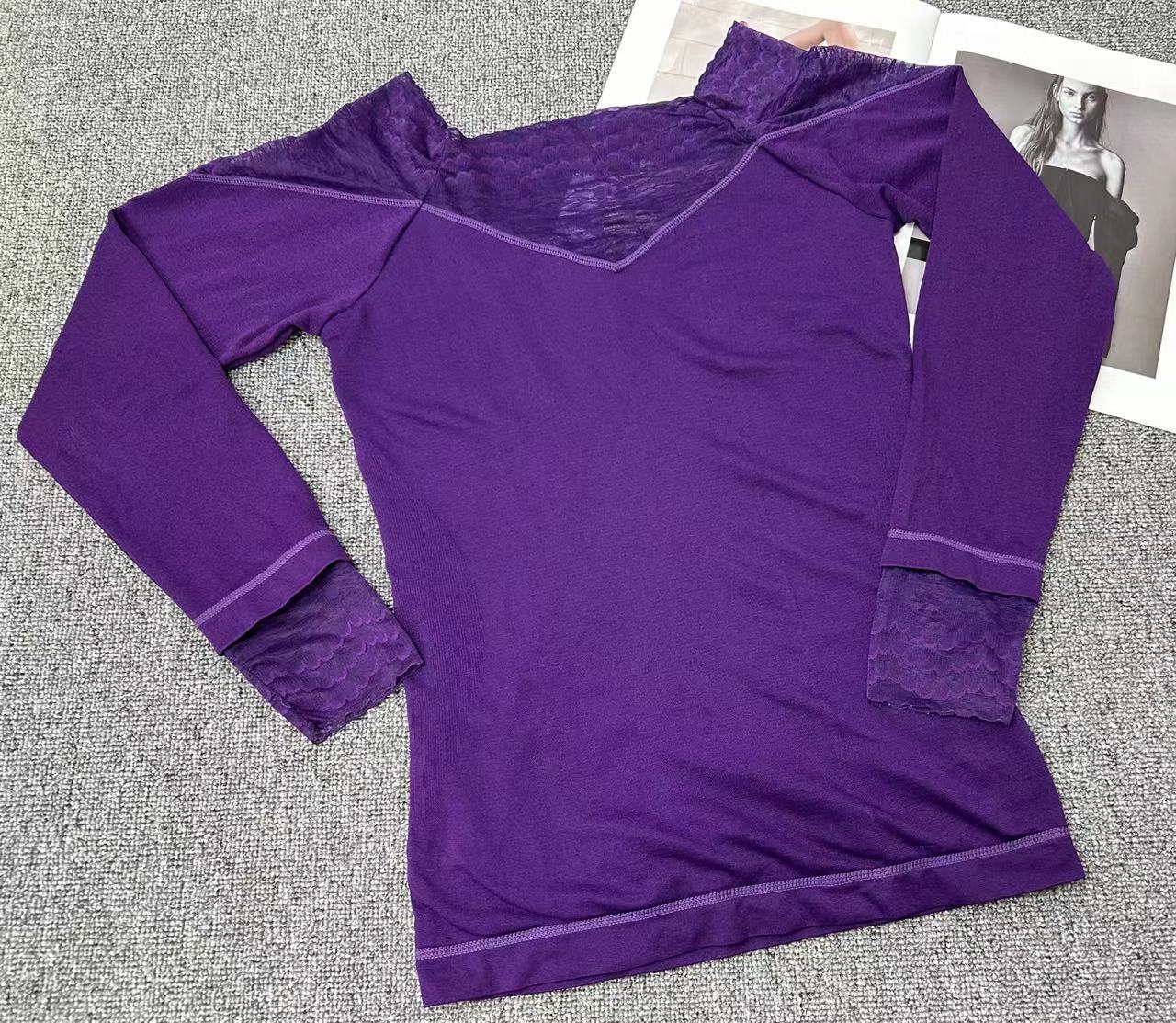 Corsé suelto que basa la camisa de las mujeres de otoño e invierno ropa interior de color sólido forrado de lana gruesa caliente de manga larga superior