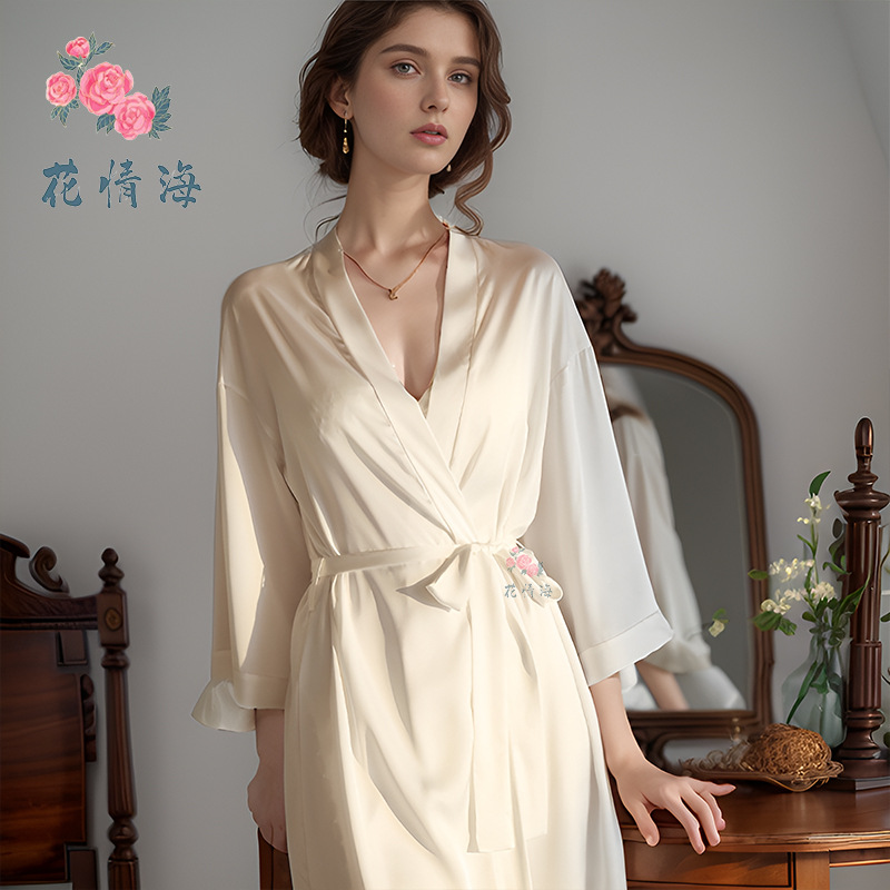 흰색 슬립 드레스 + 흰색 가운