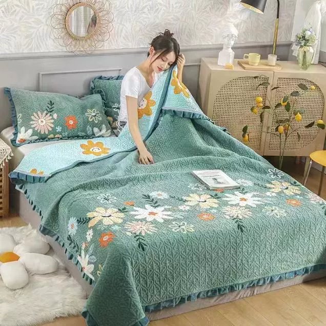 Плед из кораллового фланели