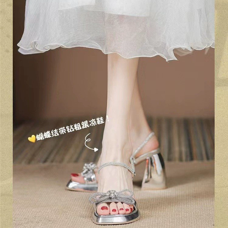 2023 тапки на толстой подошве женские продвинутые два стразы