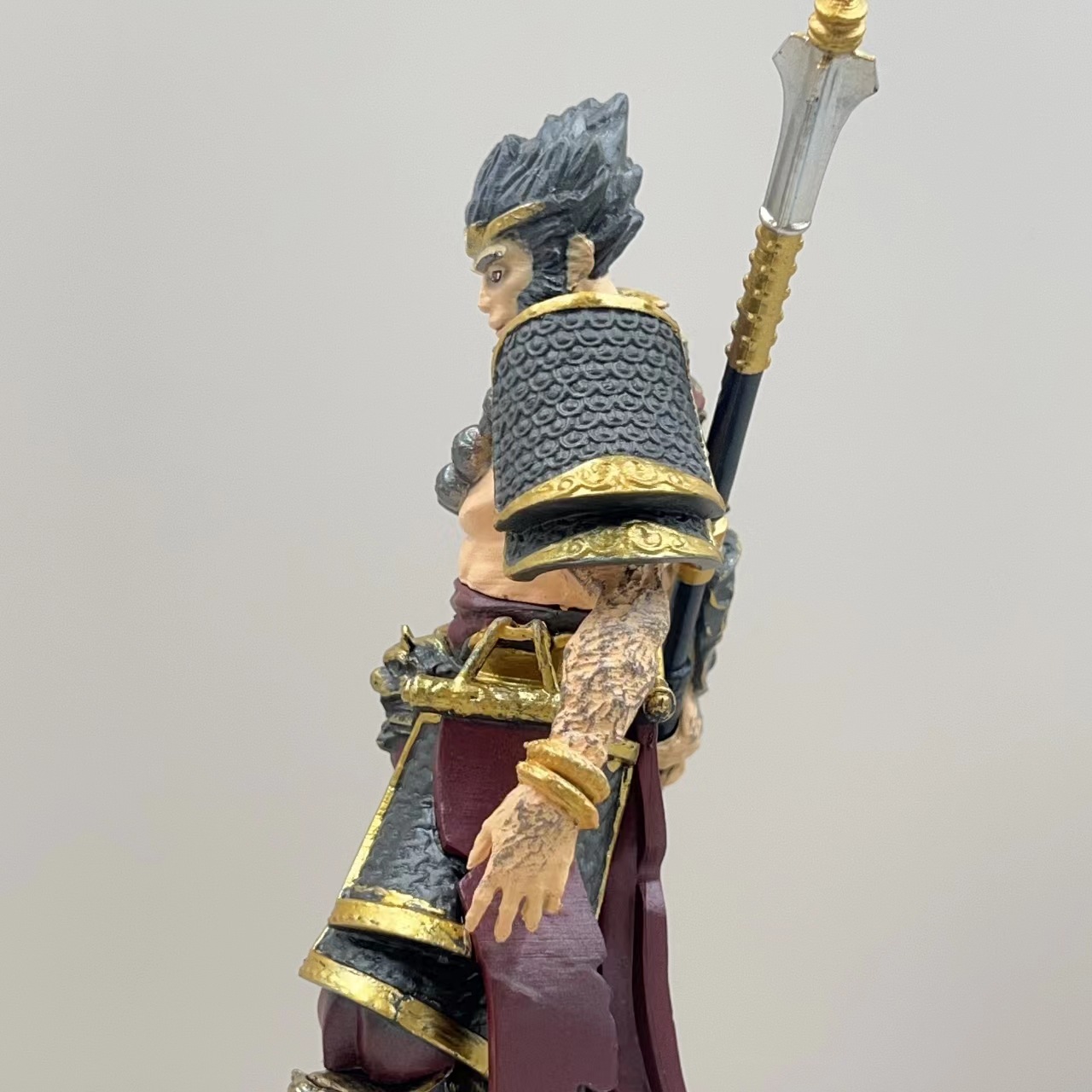 검은 신화 WUKONG: 천국의 위대한 현자의 황금 CUDGEL의 움직일 수있는 공예 모델