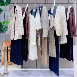 女装杂款包;连衣裙;羽绒服