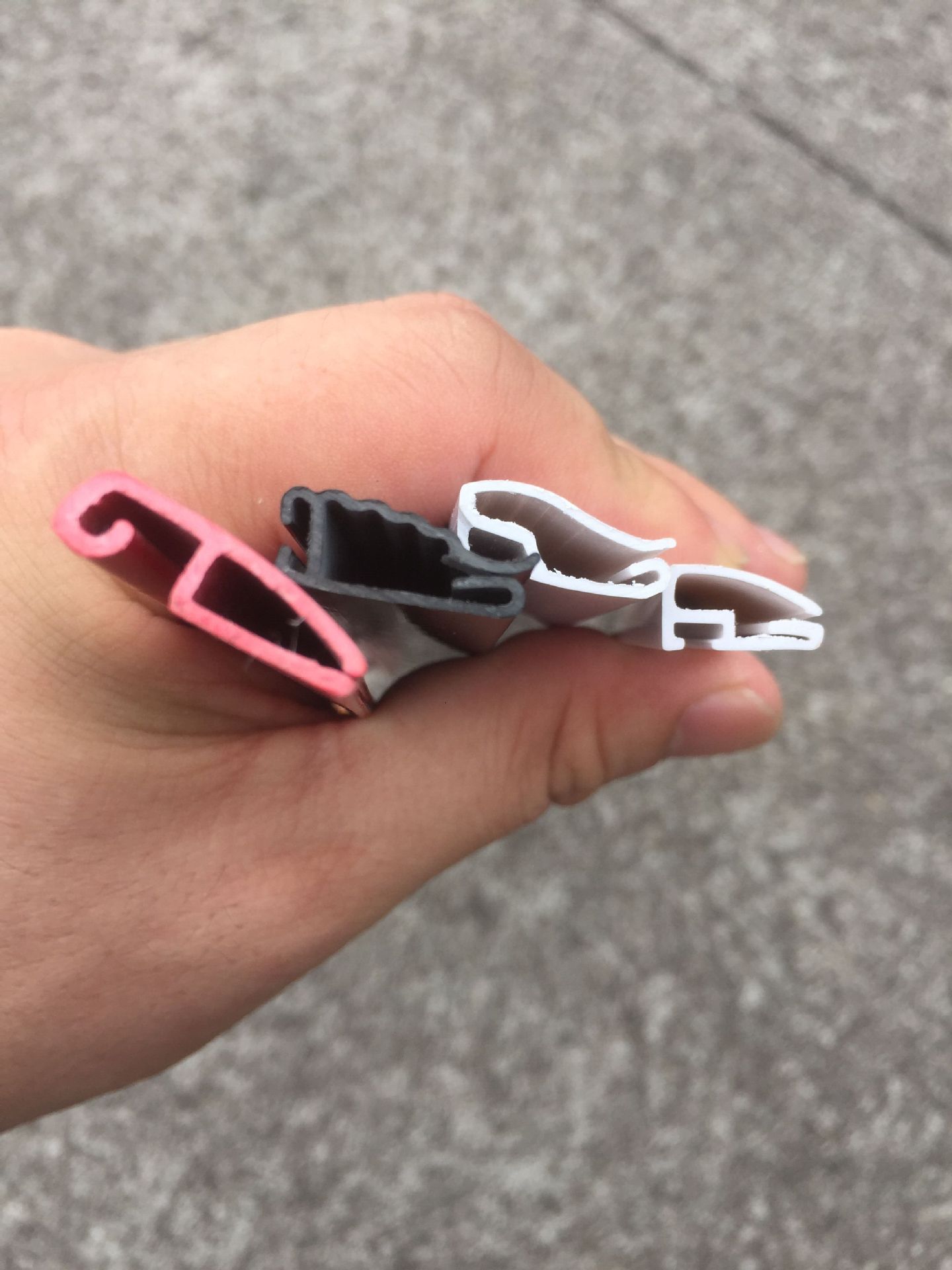 厂家直销批发各种型号尺寸挂历轴 扁挂画杆 塑料年历条挂历条配件