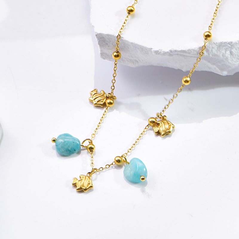 Simple green stone high-grade gold bracelet elegant retro French niche accessories wholesale stainless steel small fish bracelet for women