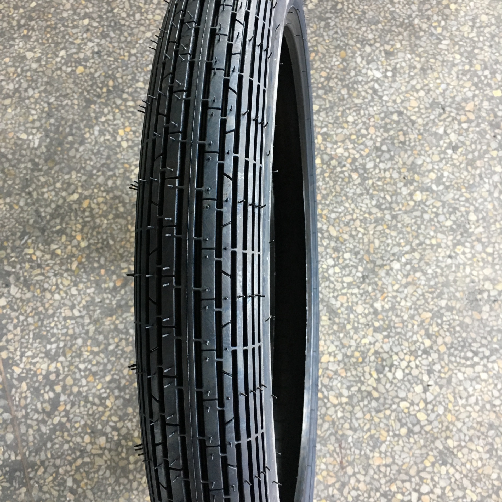 厂家生产摩托车轮胎3.00-21越野胎 真空胎轮胎