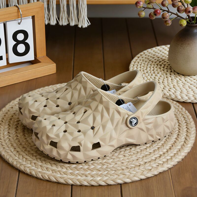 Liu Yuxin's Same Style Croos Classic Durian Hole Shoes Outdoor Sandals Men's Slippers Women's Shoes | 209563