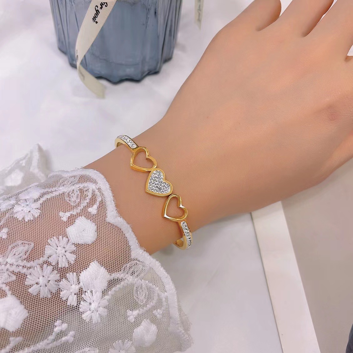 25g Weight Zircon Inlay Material Simple Style Heart Shape Stainless Steel Inlay Zircon Bangle