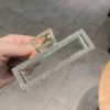 Большой квадратный металлический зажим — со стразами